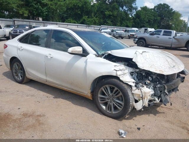 2017 TOYOTA CAMRY SE 1