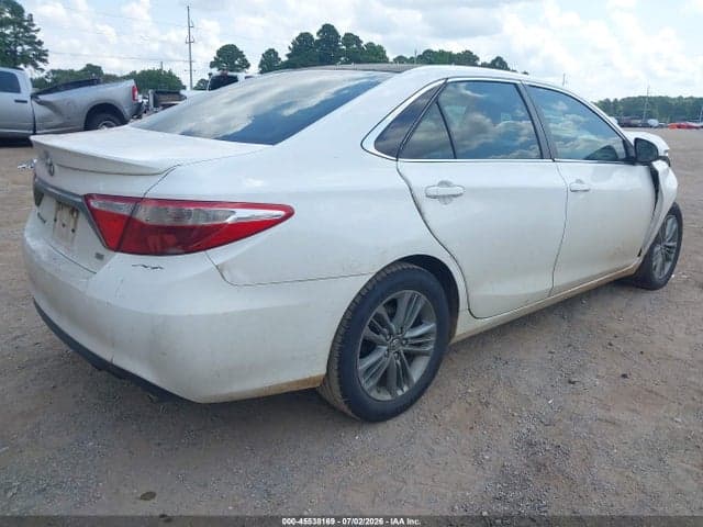 2017 TOYOTA CAMRY SE 4
