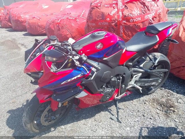 2024 HONDA CBR1000 RA 2