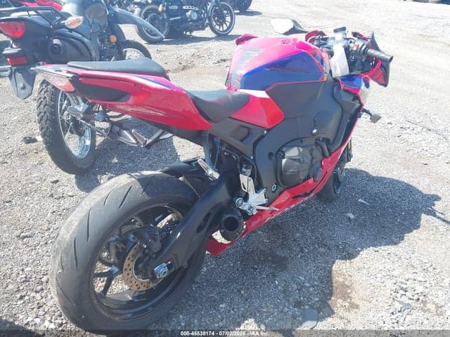 2024 HONDA CBR1000 RA 4