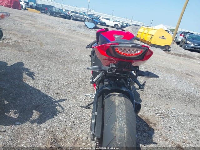 2024 HONDA CBR1000 RA 6