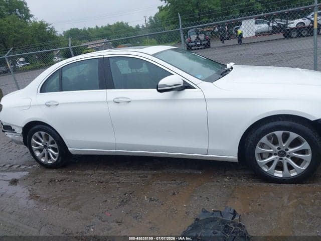2017 MERCEDES-BENZ E 300 4MATIC 13