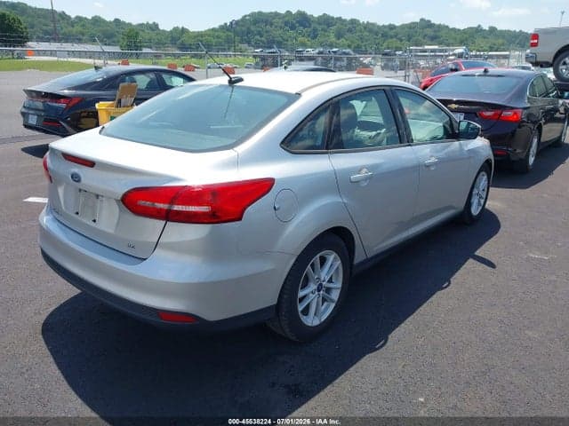 2017 FORD FOCUS SE 4
