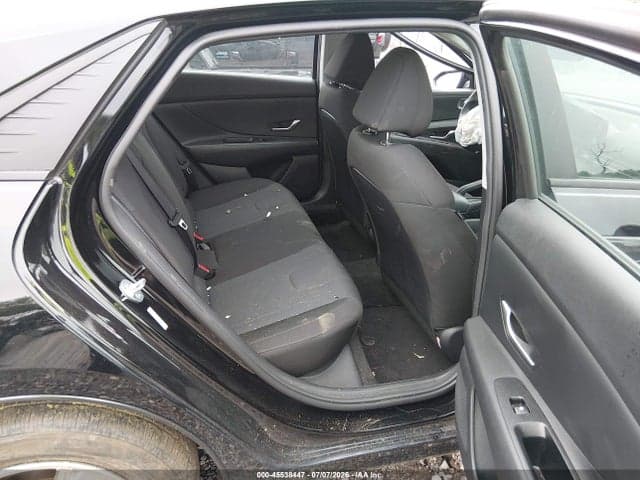 2023 HYUNDAI ELANTRA SE 8