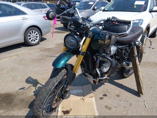 2022 TRIUMPH MOTORCYCLE SCRAMBLER 1200 XE/1200 STEVE MCQUEEN EDITION 2