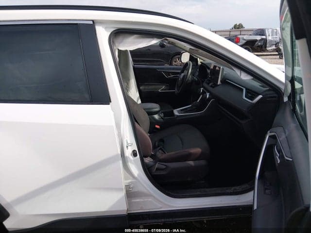 2024 TOYOTA RAV4 XLE 5