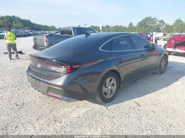 2025 HYUNDAI SONATA SE 4
