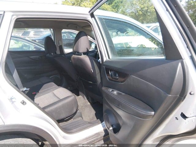 2019 NISSAN ROGUE S 8
