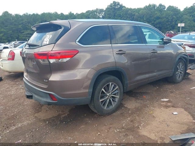 2018 TOYOTA HIGHLANDER XLE 4