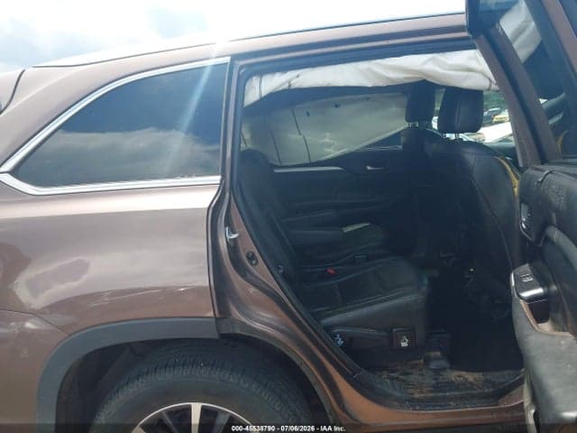 2018 TOYOTA HIGHLANDER XLE 8