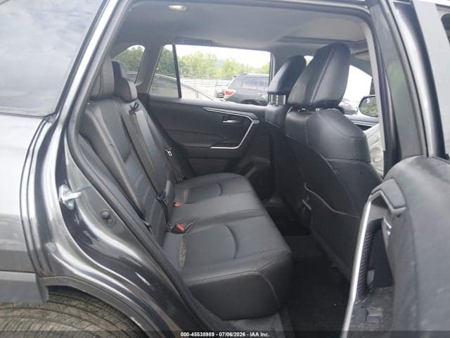 2025 TOYOTA RAV4 XLE PREMIUM 8