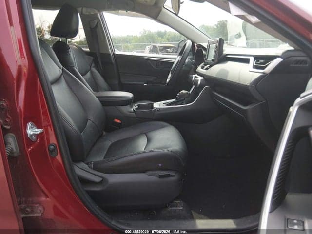 2021 TOYOTA RAV4 LE 5
