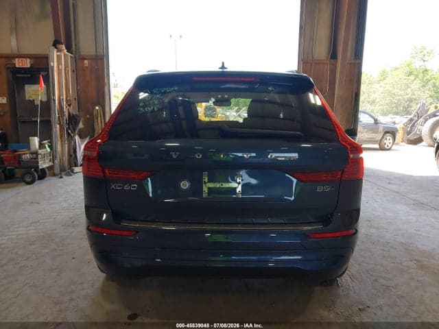 2022 VOLVO XC60 B5 MOMENTUM 16