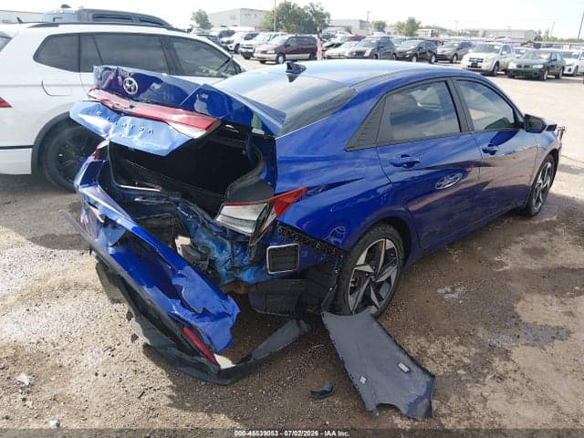2023 HYUNDAI ELANTRA SEL 4