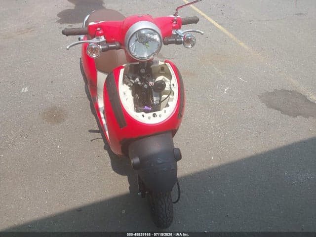 2025 HONDA NCW50 5