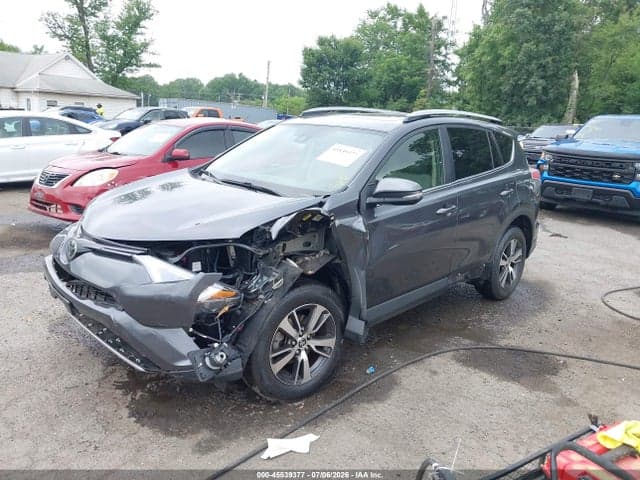 2017 TOYOTA RAV4 XLE 2