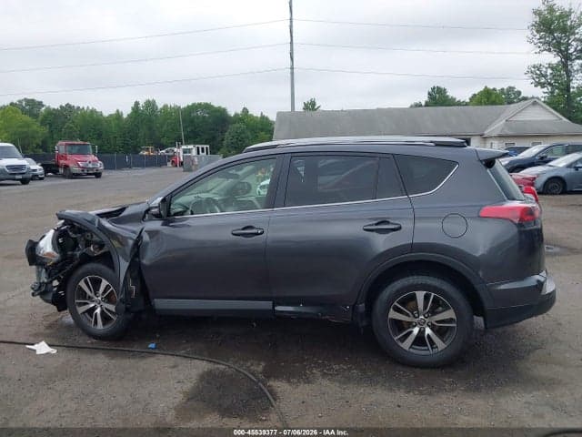 2017 TOYOTA RAV4 XLE 13