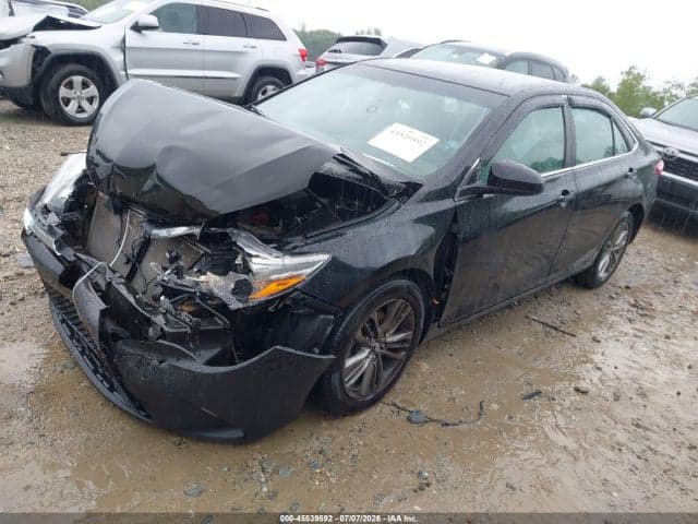2017 TOYOTA CAMRY SE 2