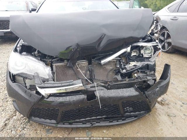 2017 TOYOTA CAMRY SE 6