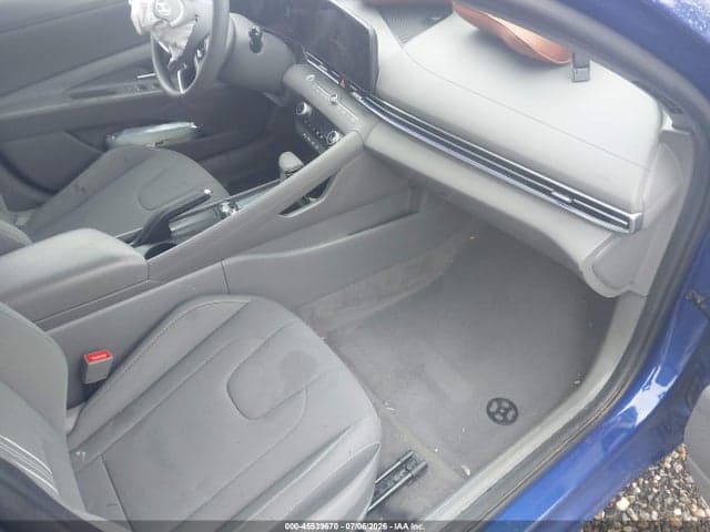 2024 HYUNDAI ELANTRA SEL 5