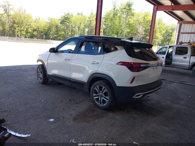 2021 KIA SELTOS S 3