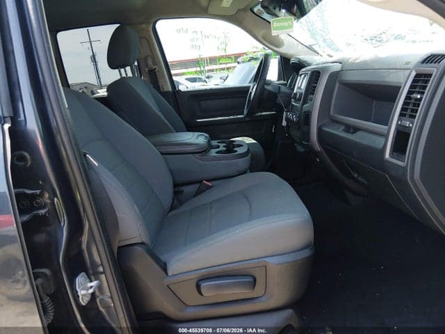 2017 RAM 1500 EXPRESS 4X4 6'4 BOX 5