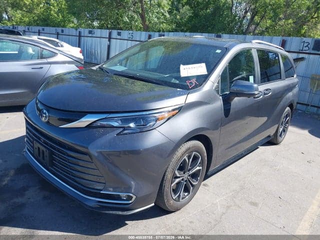 2025 TOYOTA SIENNA PLATINUM 2