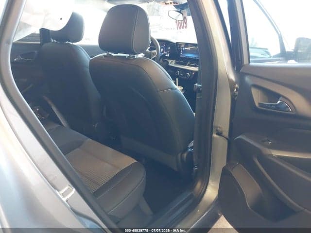 2026 CHEVROLET TRAX FWD LT 8