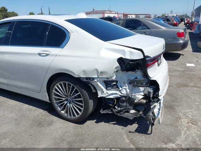 2021 BMW 740I 6
