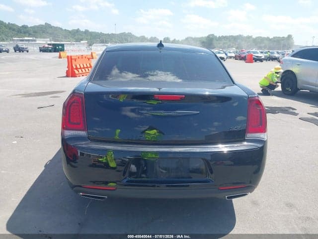 2022 CHRYSLER 300 TOURING 16