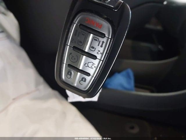2025 CHRYSLER PACIFICA SELECT 11