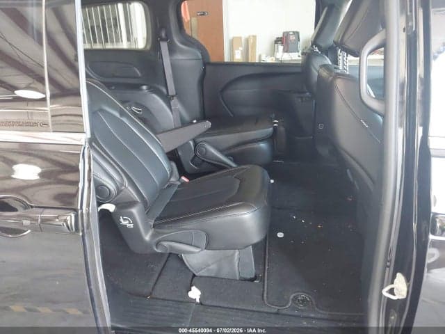 2025 CHRYSLER PACIFICA SELECT 8