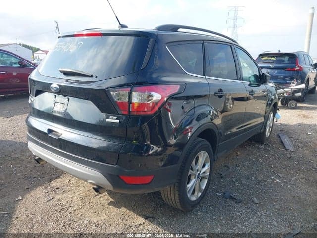 2017 FORD ESCAPE SE 4