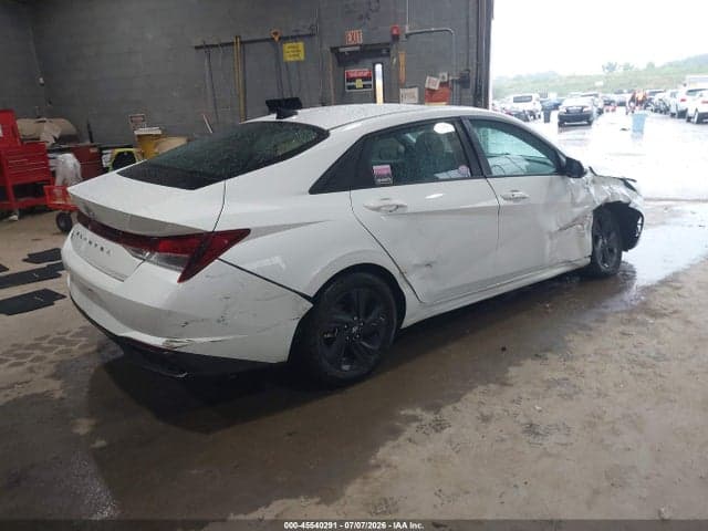 2021 HYUNDAI ELANTRA SEL 4
