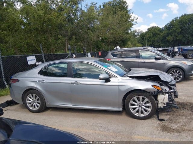 2018 TOYOTA CAMRY LE 14
