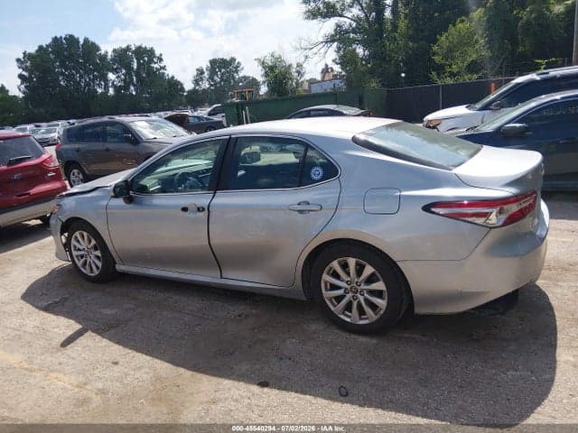 2018 TOYOTA CAMRY LE 15