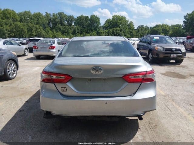 2018 TOYOTA CAMRY LE 17