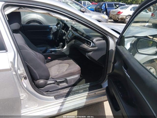 2018 TOYOTA CAMRY LE 5