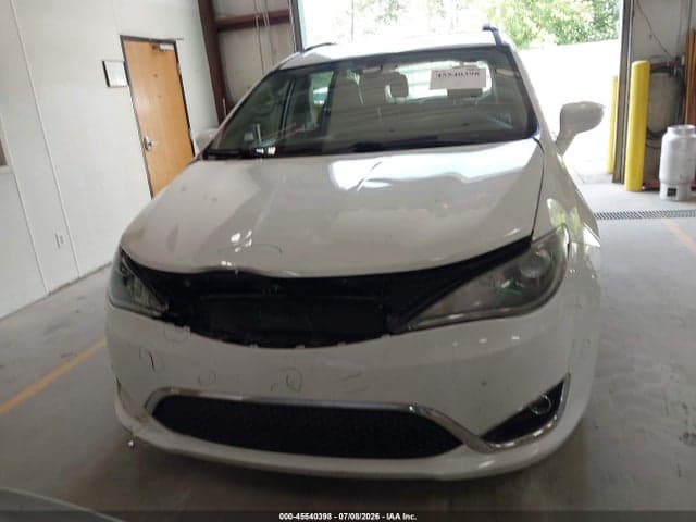 2019 CHRYSLER PACIFICA TOURING L 12