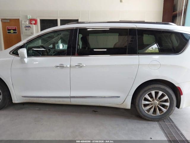 2019 CHRYSLER PACIFICA TOURING L 14