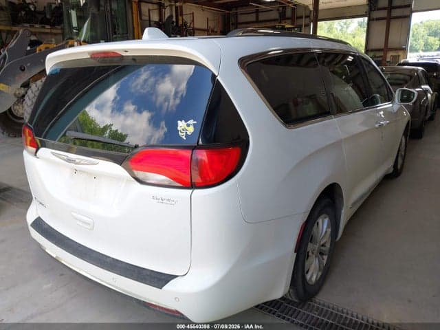 2019 CHRYSLER PACIFICA TOURING L 4