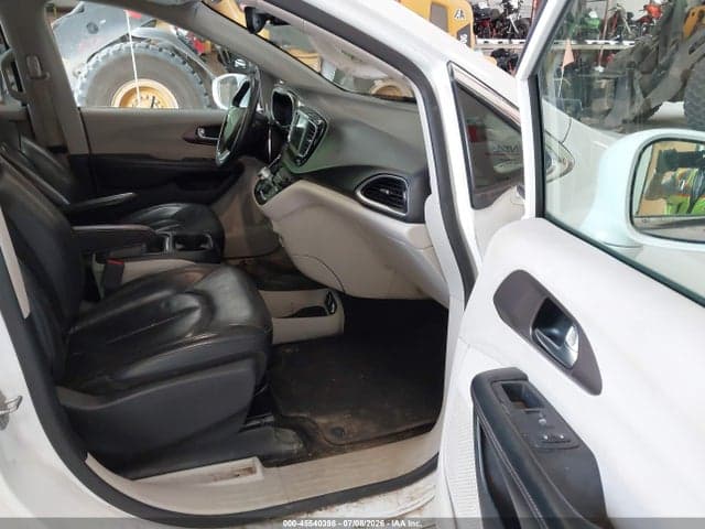 2019 CHRYSLER PACIFICA TOURING L 5