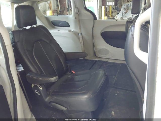 2019 CHRYSLER PACIFICA TOURING L 8