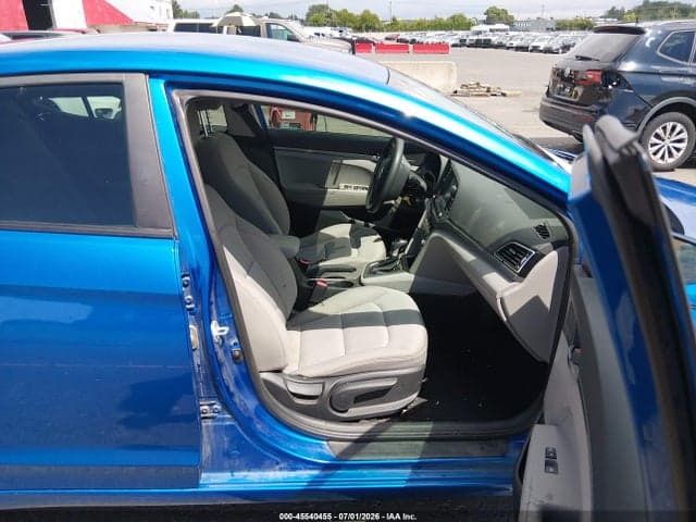 2018 HYUNDAI ELANTRA SE 5
