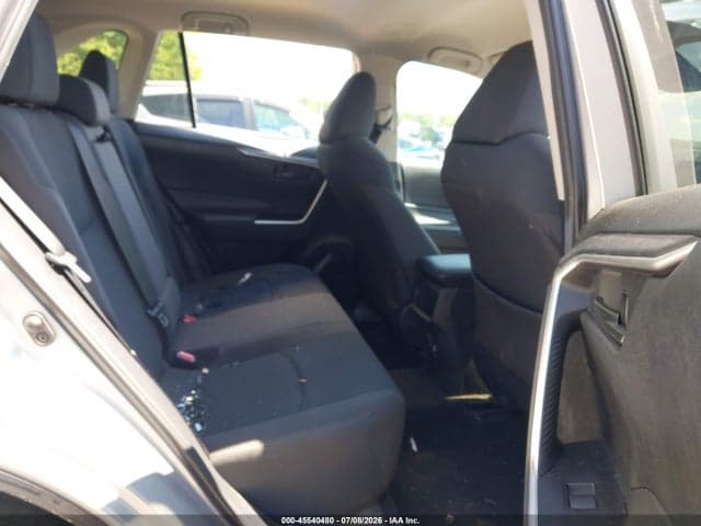 2019 TOYOTA RAV4 LE 8