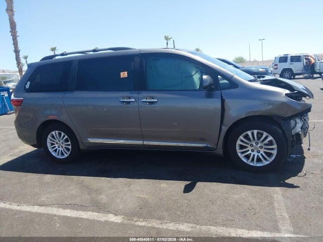 2017 TOYOTA SIENNA XLE 8 PASSENGER 13