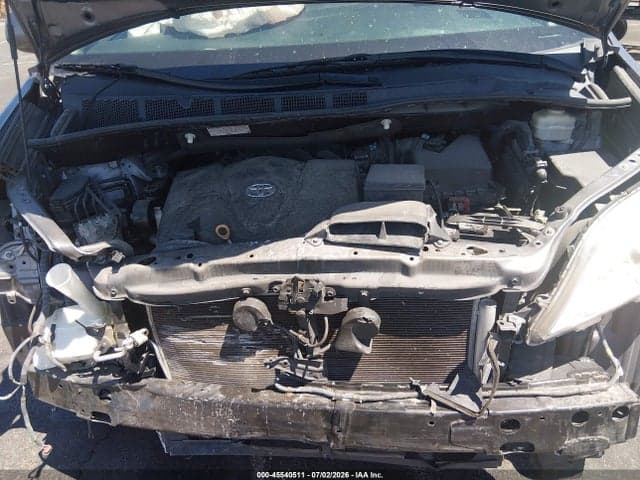2017 TOYOTA SIENNA XLE 8 PASSENGER 10