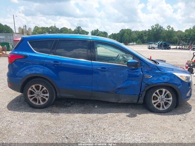 2019 FORD ESCAPE SE 14