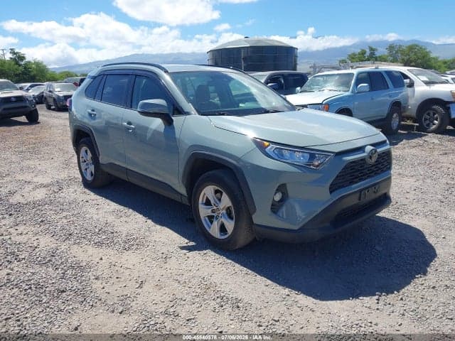 2021 TOYOTA RAV4 XLE 1