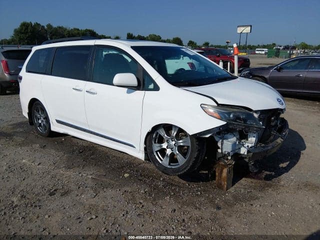 2017 TOYOTA SIENNA SE PREMIUM 8 PASSENGER - 1